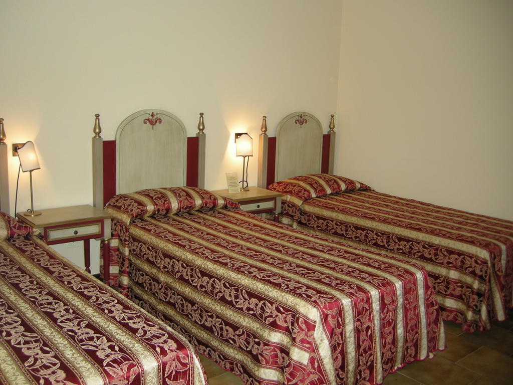 Hotel Fiordigigli LʼAquila Cameră foto